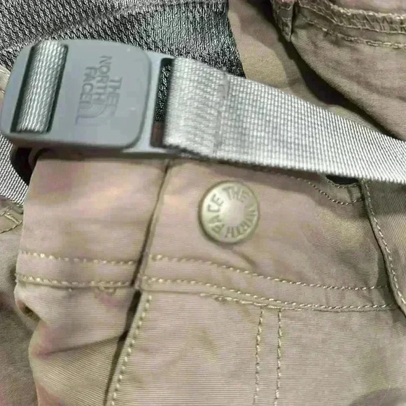 THE NORTH FACE Men’s Shorts Size XXL in Excellent Condition - Picture 6 of 6